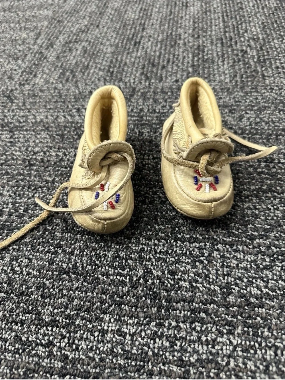 Vintage Native American Beaded Leather Children’s Moccasins Sz 3
